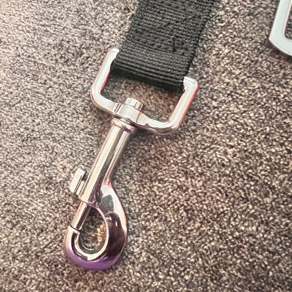 Dog Seatbelts for Small or Large Breeds - Picture 4 of 4